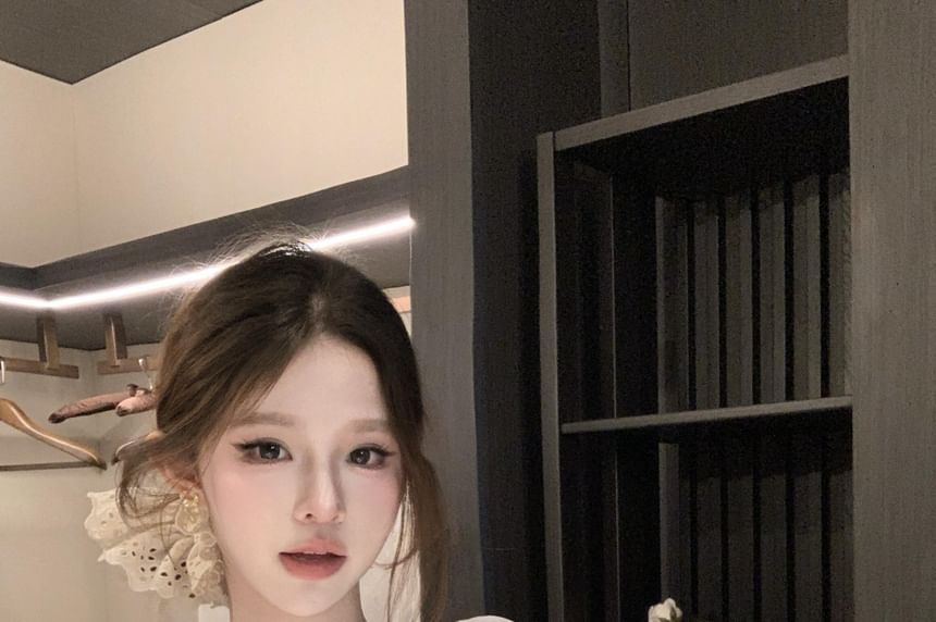 Short-Sleeve V-Neck Cold-Shoulder Plain Lace Trim Ribbed Slim Fit Tee