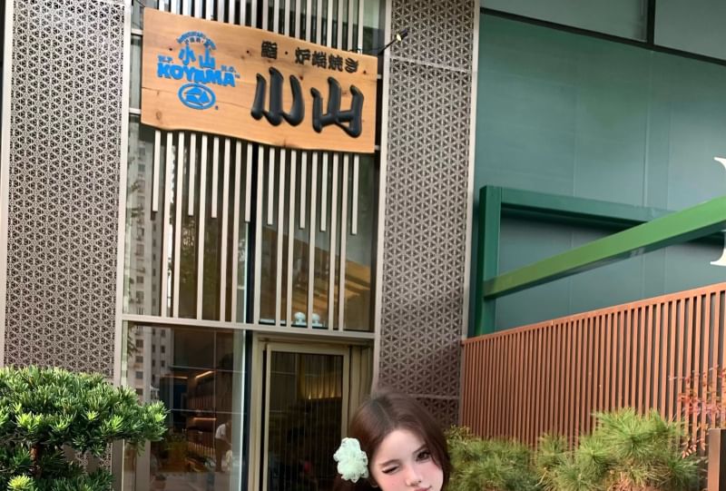 Long-Sleeve V-Neck Plain Ribbed Knit Crop Top / Drawstring Waist Wide Leg Cargo Pants