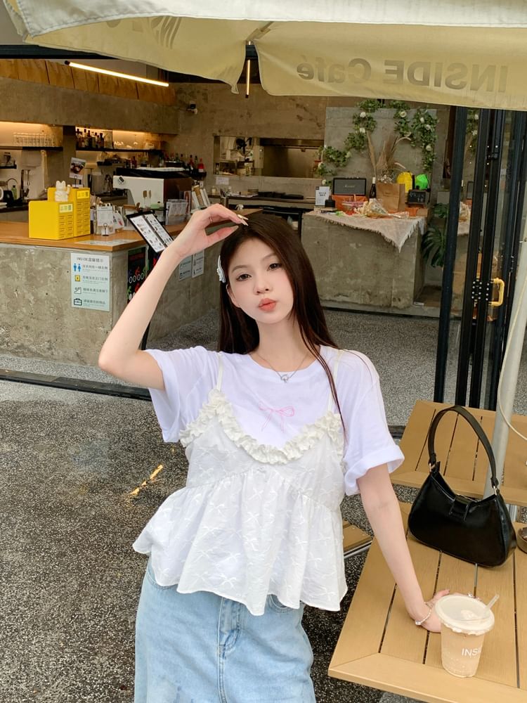 Short-Sleeve Crew Neck Bow Print Tee / Ruffle Trim Flowy Camisole Top