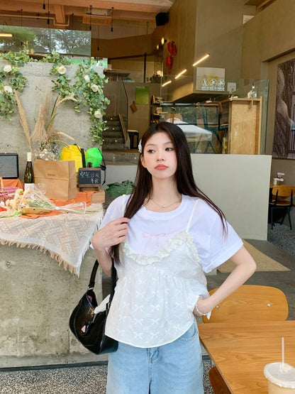 Short-Sleeve Crew Neck Bow Print Tee / Ruffle Trim Flowy Camisole Top