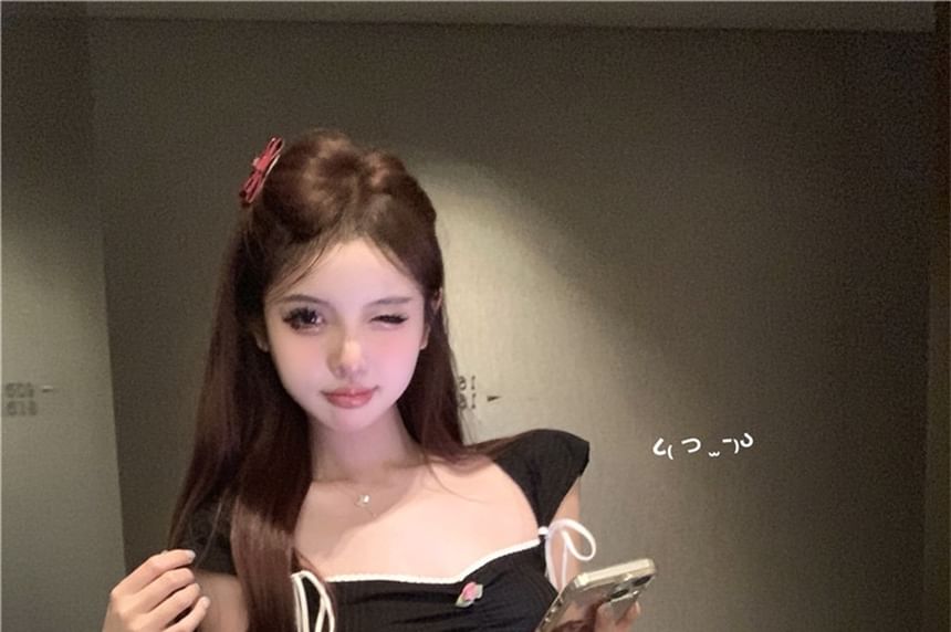 Cap-Sleeve Contrast Trim Bow Crop Slim Fit T-Shirt