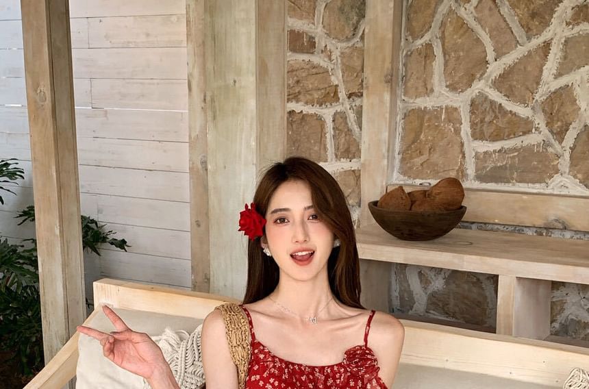 Set: Floral Asymmetrical Ruffle Trim Cami Top + Scrunchie