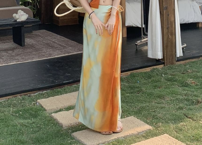 Halter Plain Knot Crop Slim Fit Cami Top / Mid Rise Tie Dye Maxi A-Line Wrap Skirt