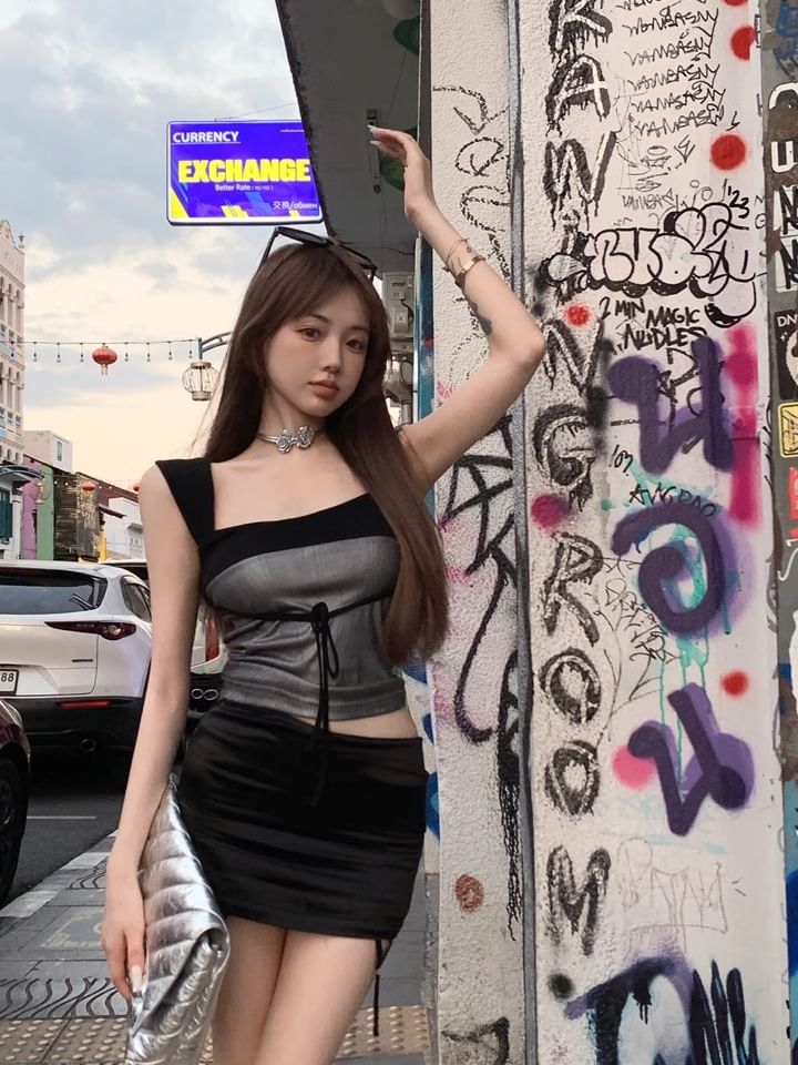 Square Neck Two Tone Bow Crop Slim Fit Tank Top