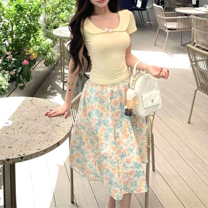 Short-Sleeve Scoop Neck Bow Slim Fit T-Shirt / Elastic Waist Floral Midi A-Line Skirt