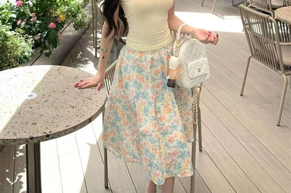 Short-Sleeve Scoop Neck Bow Slim Fit T-Shirt / Elastic Waist Floral Midi A-Line Skirt