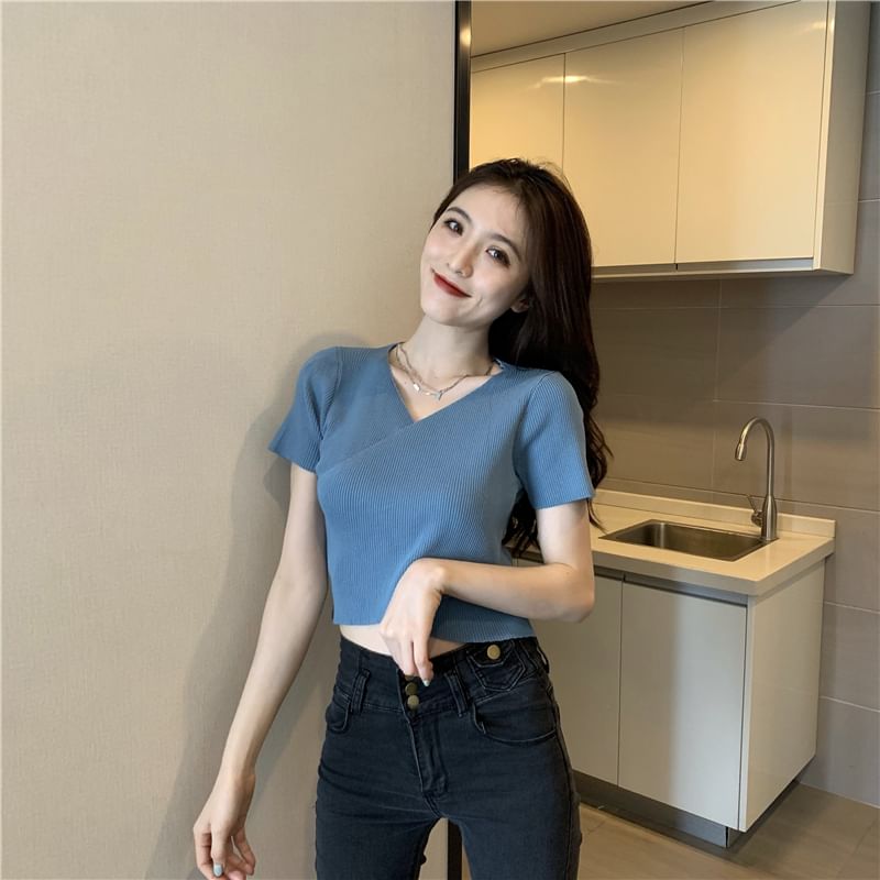 Short-Sleeve V-Neck Plain Asymmetrical Ribbed Crop Tee