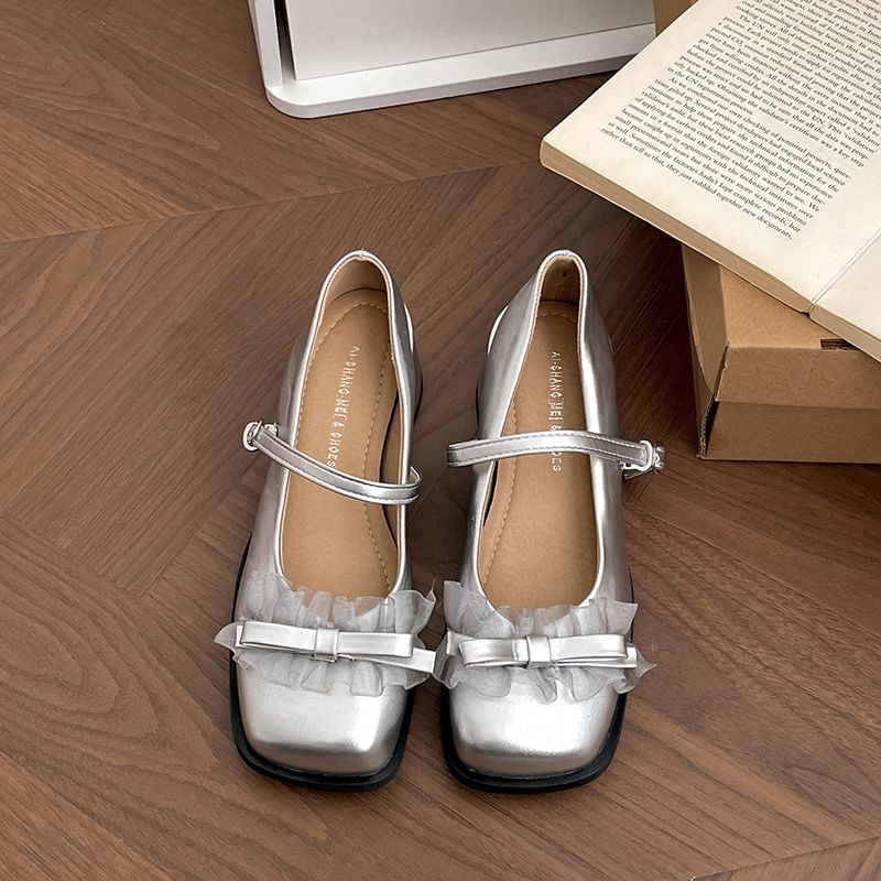 Chunky Heel Square Toe Bow Frill Trim Mary Jane Pumps