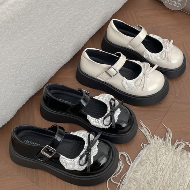 Platform Bow Lace Trim Patent Leather Mary Jane Shoes
