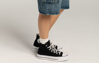 Low Waist Washed Pocket Wide-Leg Denim Shorts