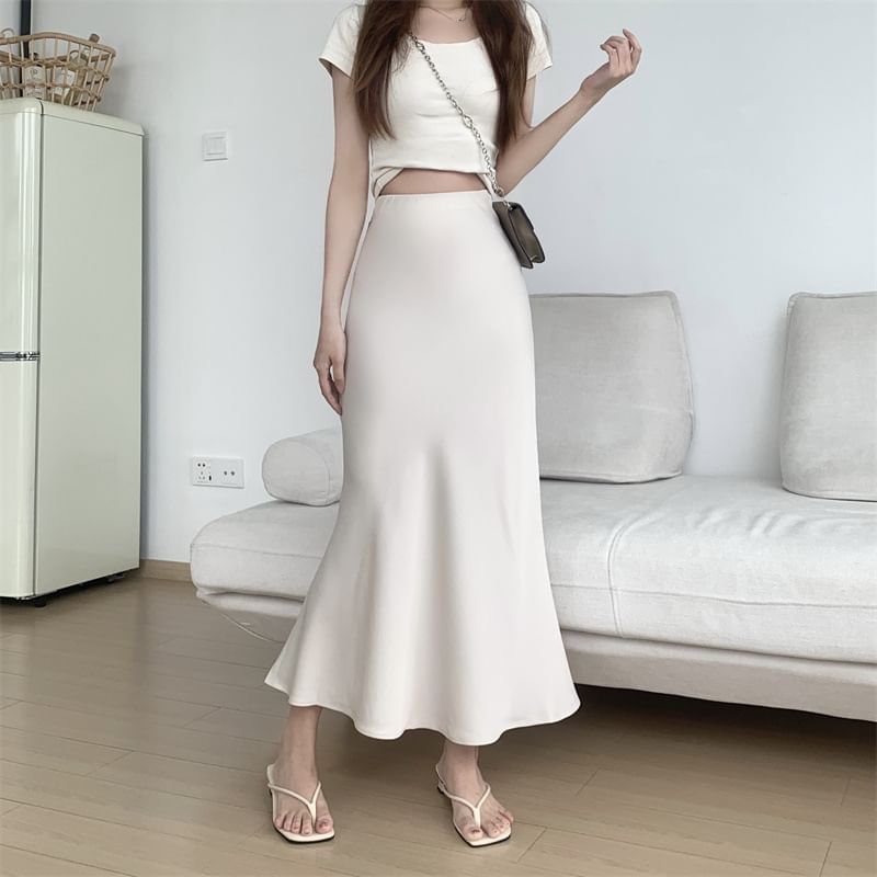 Satin Mermaid Skirt with High Waist and Midi Length