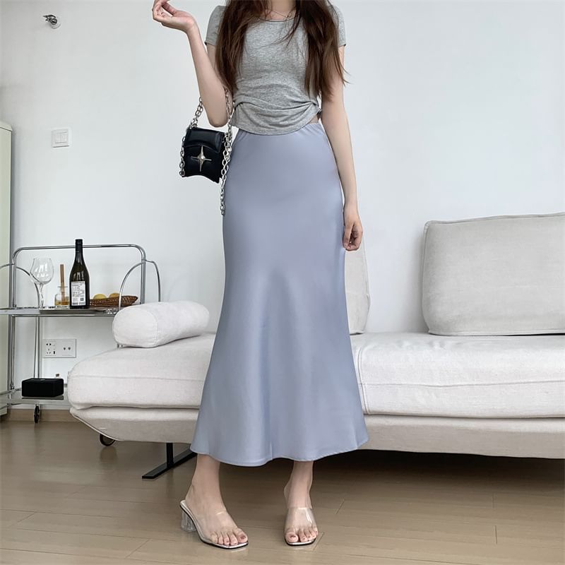 Satin Mermaid Skirt with High Waist and Midi Length