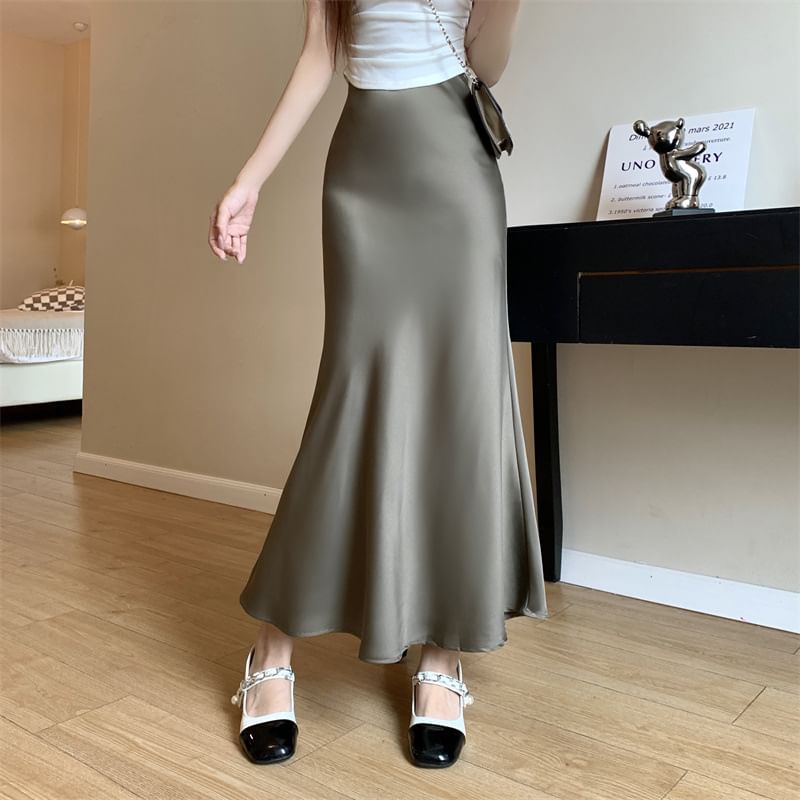 Satin Mermaid Skirt with High Waist and Midi Length