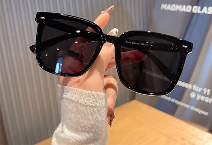 Square Polarized Sunglasses / Case / Pouch / Cleaning Cloth / Set