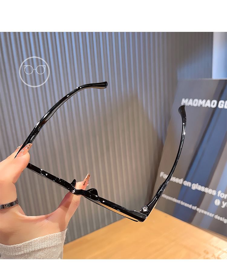 Square Polarized Sunglasses / Case / Pouch / Cleaning Cloth / Set