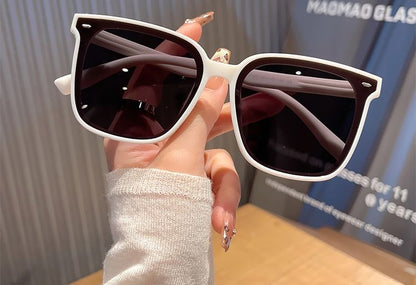 Square Polarized Sunglasses / Case / Pouch / Cleaning Cloth / Set