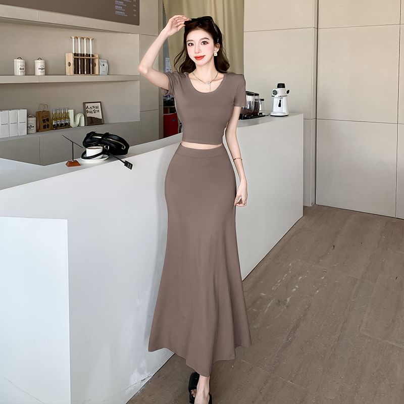 Short-Sleeve Scoop Neck Solid Crop Tee & High-Waist Midi Flared Skirt Set