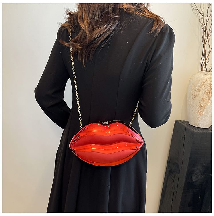 Chain Strap Lips Crossbody Bag