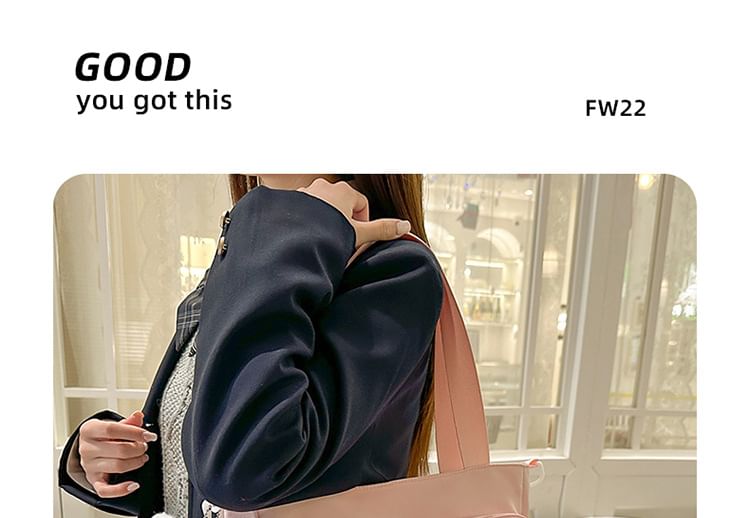 Set: Gingham Multi-Pocket Tote Bag + Badge