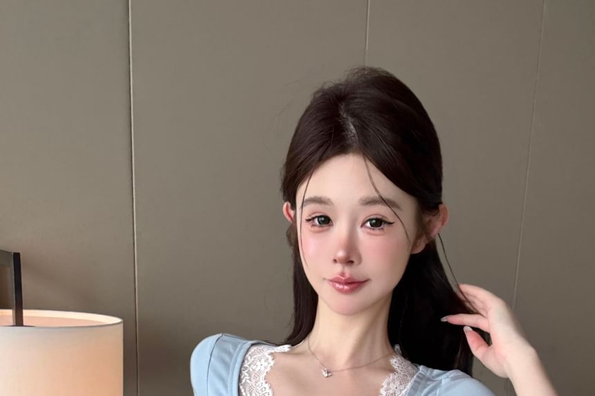 Short Sleeve V-Neck Bow Panel Lace Top