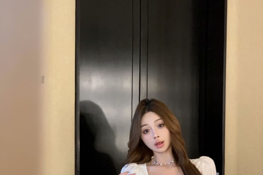 Sleeveless Scoop Neck Plain Bow Frill Crop Blouse / High Rise Maxi A-Line Skirt