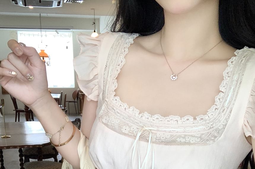 Sleeveless Square Neck Plain Ruffle Bow Panel Lace Blouse