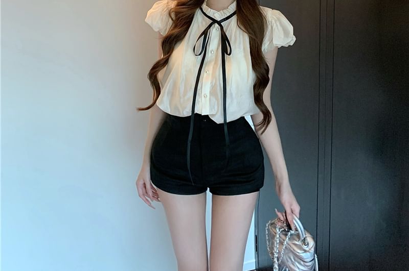 Cap Sleeve Stand Collar Bow Frill Blouse / High Waist Plain Shorts