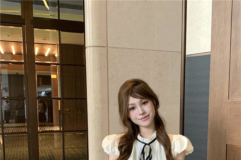 Cap Sleeve Stand Collar Bow Frill Blouse / High Waist Plain Shorts