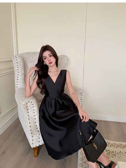 Sleeveless V-Neck Plain Midi A-Line Party Dress