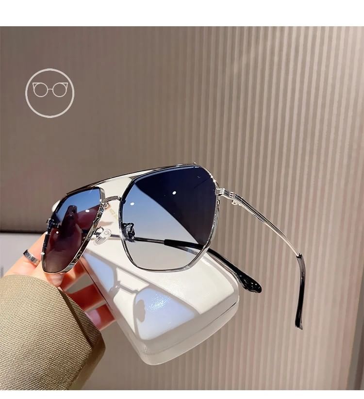 Double Bridge Metal Frame Polished Sunglasses / Case / Pouch / Cleaning Cloth / Set