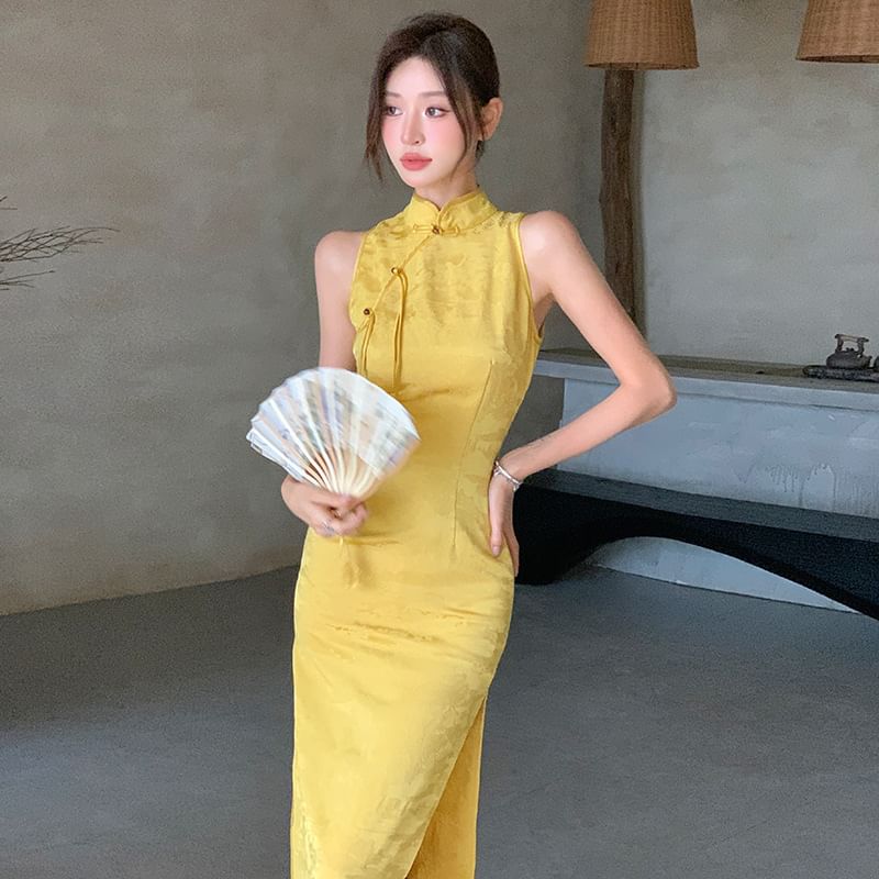 Sleeveless Jacquard Slit Midi Qipao