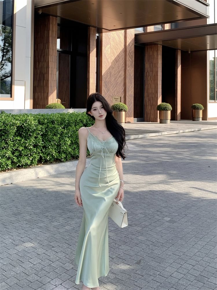 V-Neck Lace Panel Satin Mermaid Maxi Dress