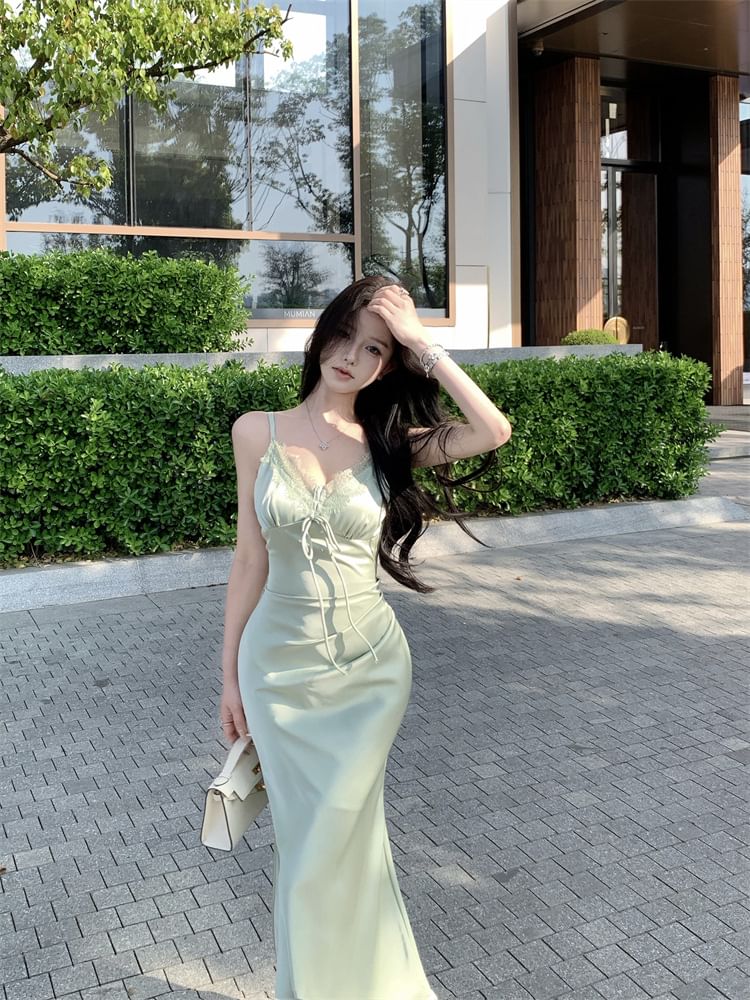 V-Neck Lace Panel Satin Mermaid Maxi Dress