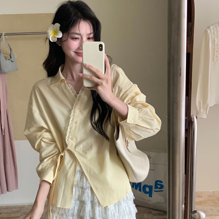 Puff-Sleeve Collared V-Neck Lace-Trim Buttoned Blouse