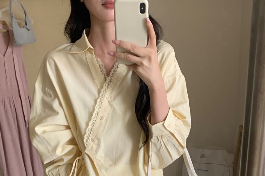 Puff-Sleeve Collared V-Neck Lace-Trim Buttoned Blouse