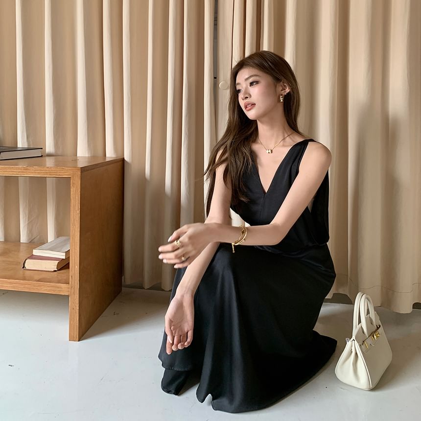 V-Neck Ruched A-Line Maxi Dress, Sleeveless