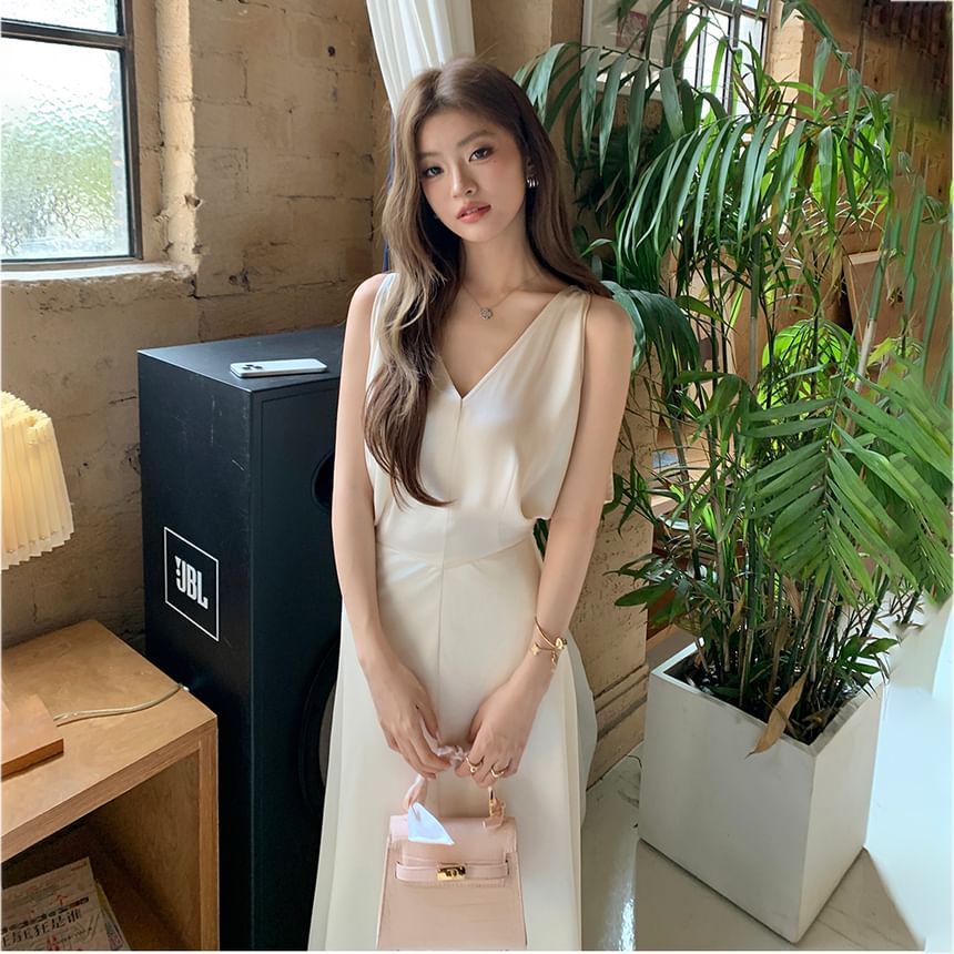 V-Neck Ruched A-Line Maxi Dress, Sleeveless