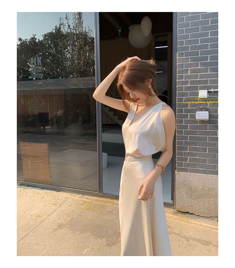 V-Neck Ruched A-Line Maxi Dress, Sleeveless
