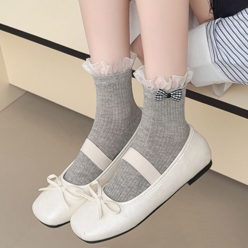 Set of 2 Pairs: Bow Ruffle Trim Socks