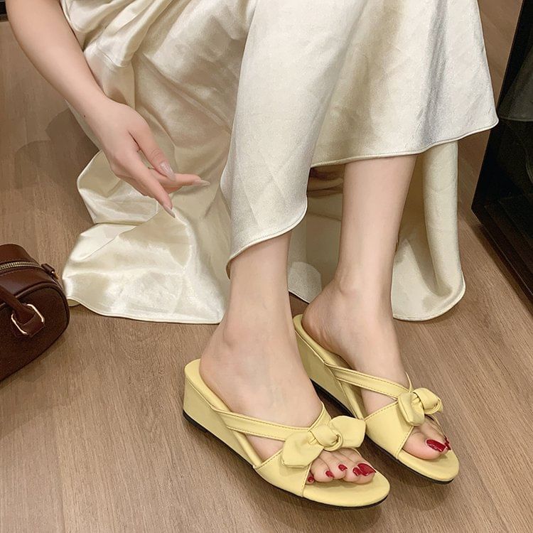 Sandals Heel Low Twisted