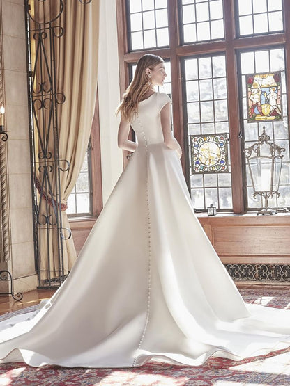 Sweetheart Neck Plain A-Line Wedding Gown