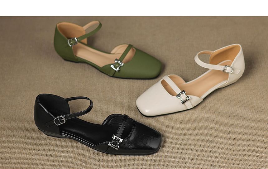 Chunky Heel Buckled Sandals