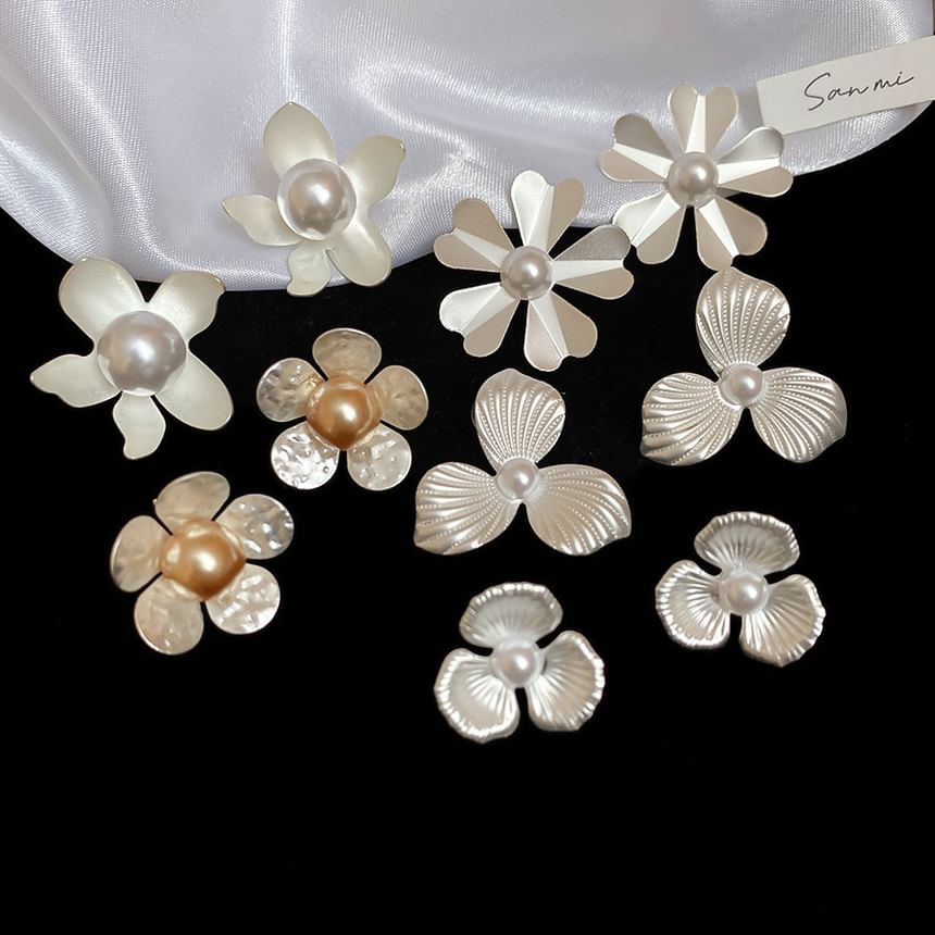 Flower Faux Pearl Stud Earring