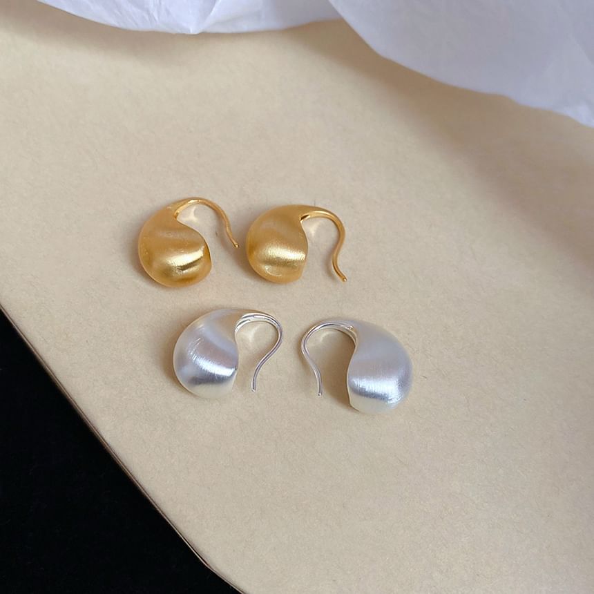 Droplet Hook Stud Earring