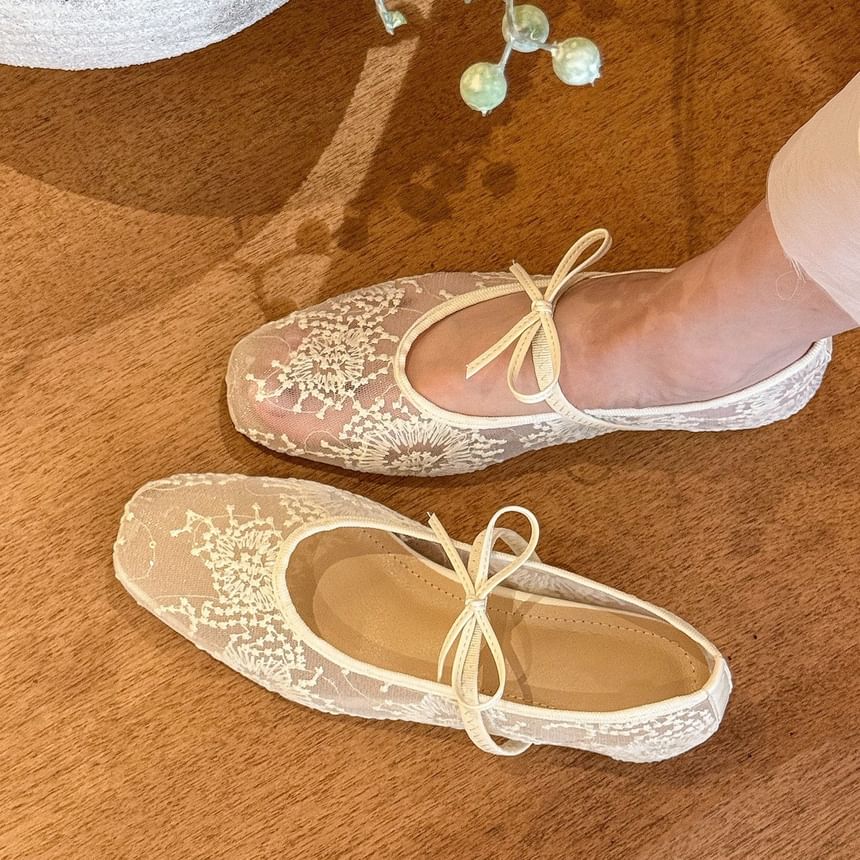 Floral Flat Mesh Mary Jane Shoes