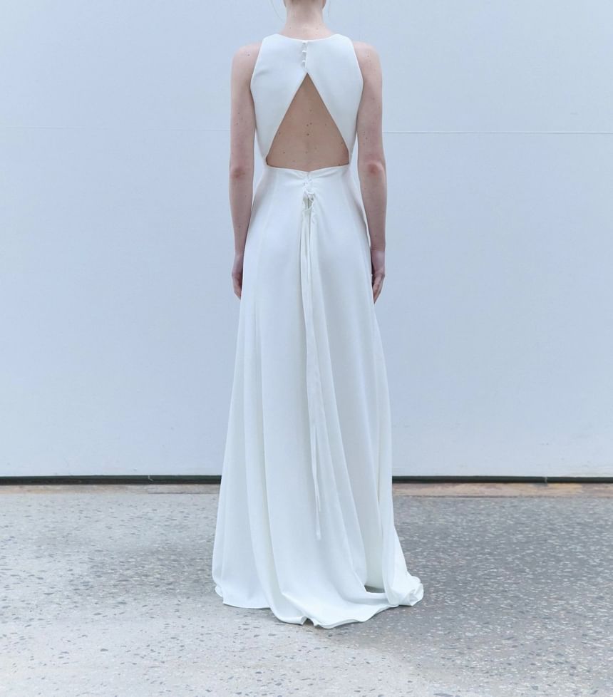 Sleeveless Round Neck A-Line Wedding Gown
