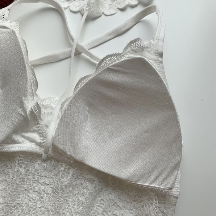 Halter Neck Lace Crop Camisole Top