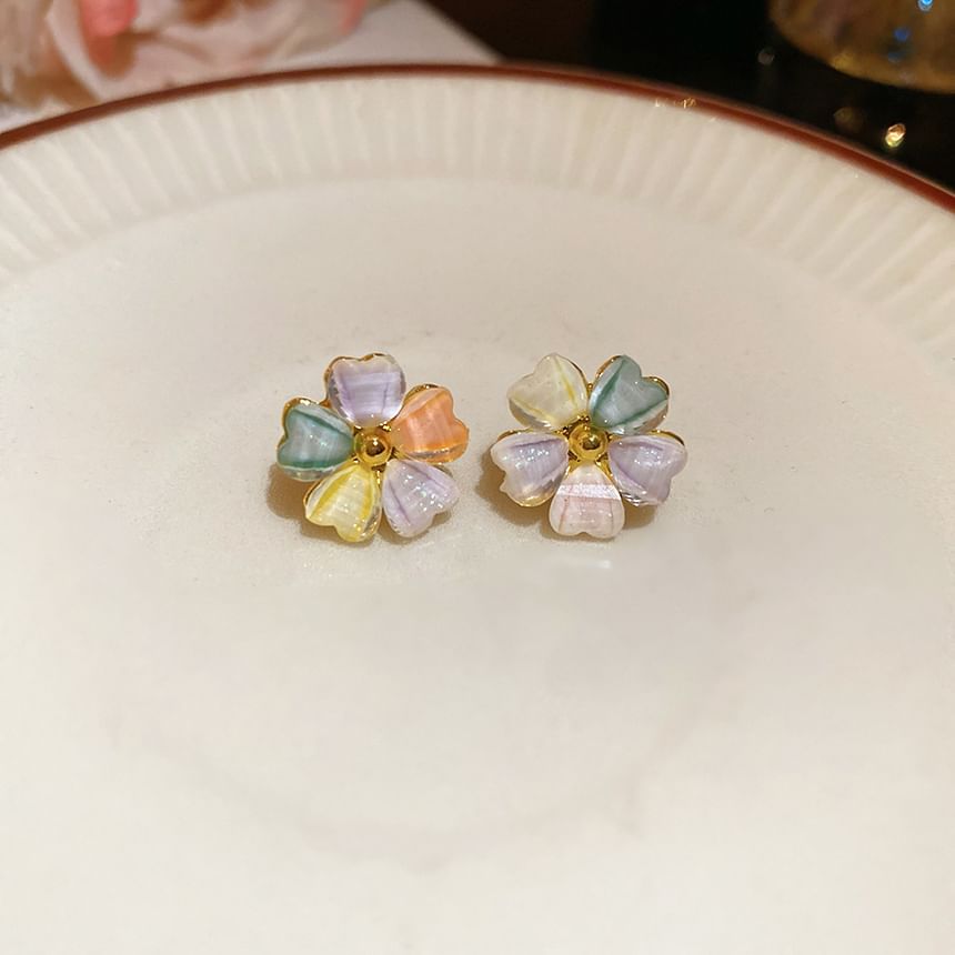 Faux Pearl Shell Flower Stud Earring
