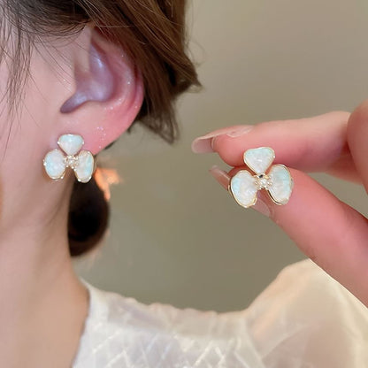 Faux Pearl Shell Flower Stud Earring