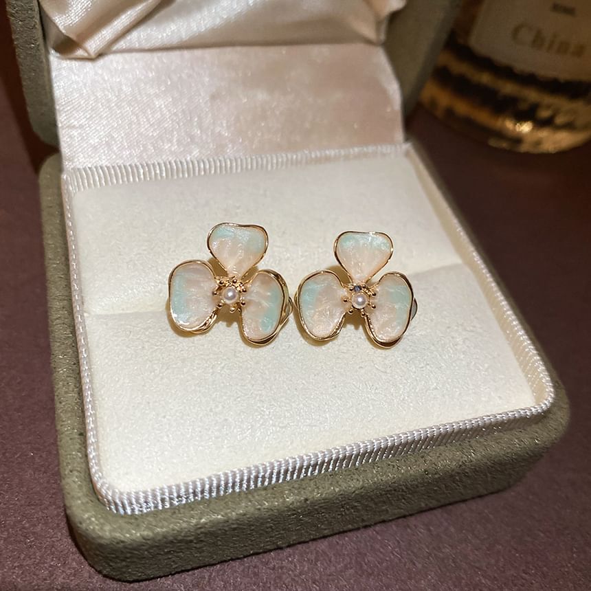Faux Pearl Shell Flower Stud Earring